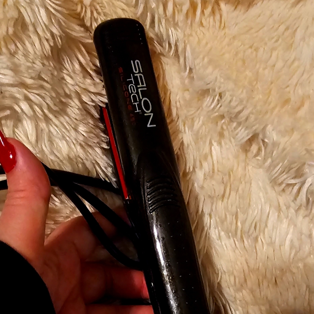 Salon Tech silicone flat iron